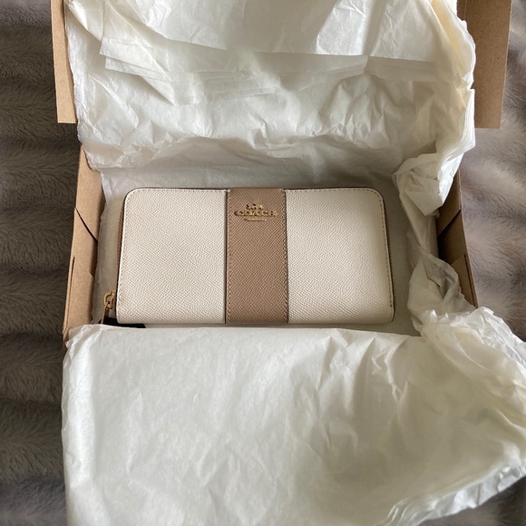 Brand New Coach Leather Accordion Zip Wallet - Cream & Tan - Picture 6 of 7